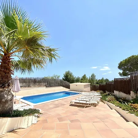 Buena Vista - 5 Bedroom Fully Air-conditioned With Private Swimming Pool Villa