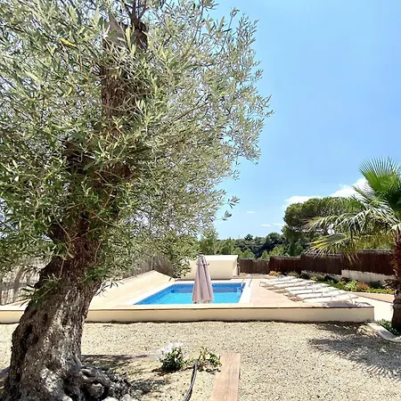 Buena Vista - 5 Bedroom Fully Air-conditioned With Private Swimming Pool *